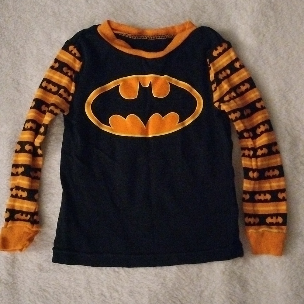 ⚜️ Batman 2 Piece Pajama Set - Picture 2 of 9